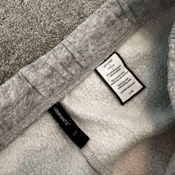 Brand new gray oversized sweatpants - Picture 4 of 6